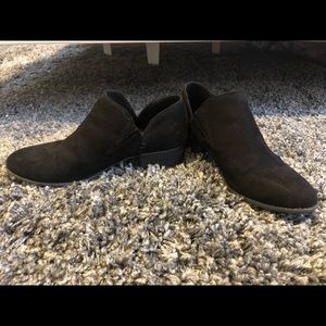 AMERICAN EAGLE BLACK BOOTIES